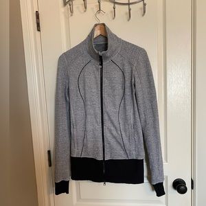 Lululemon zip jacket 8